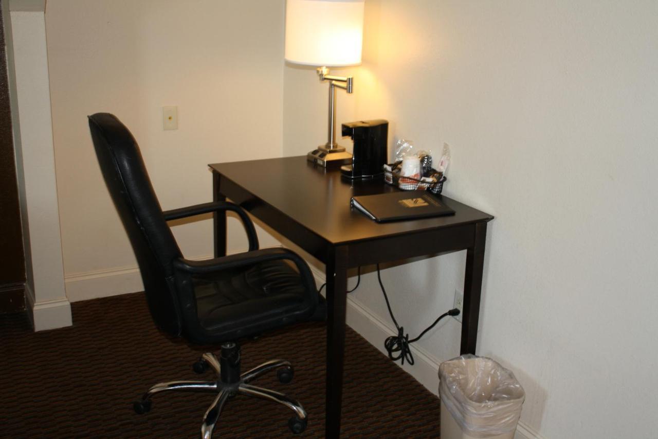 Quality Inn & Suites Wichita Falls I-44 Экстерьер фото