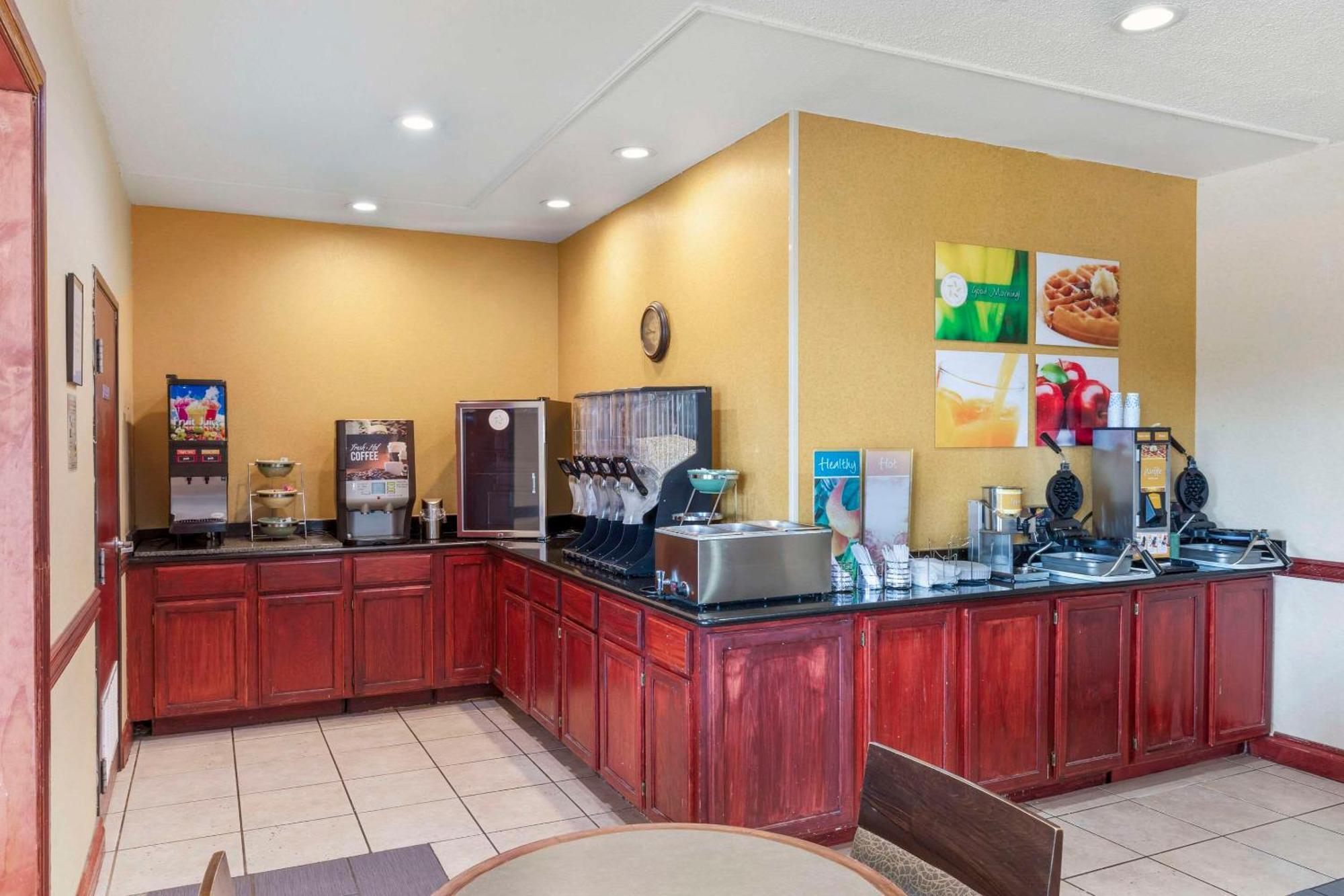 Quality Inn & Suites Wichita Falls I-44 Экстерьер фото