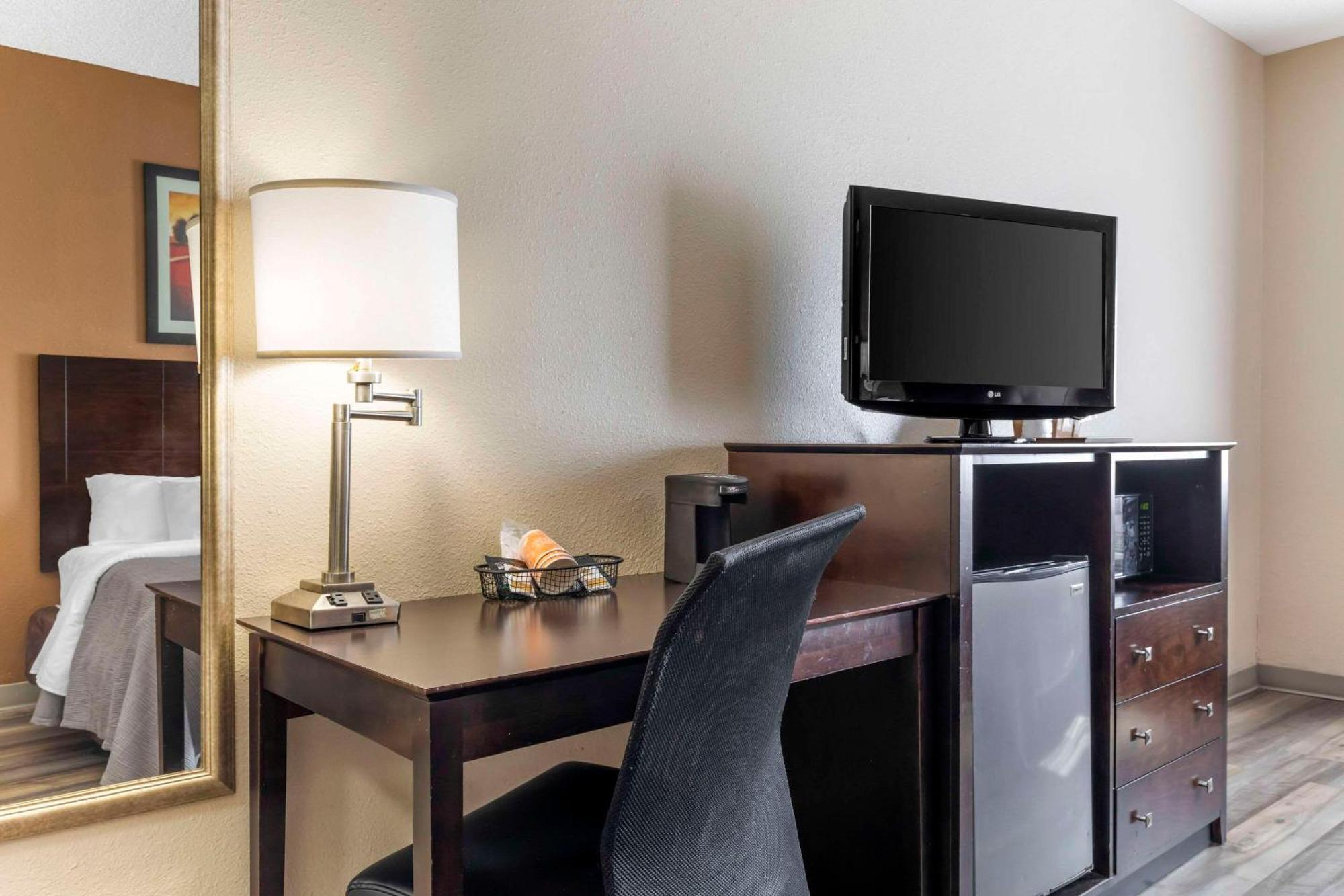 Quality Inn & Suites Wichita Falls I-44 Экстерьер фото
