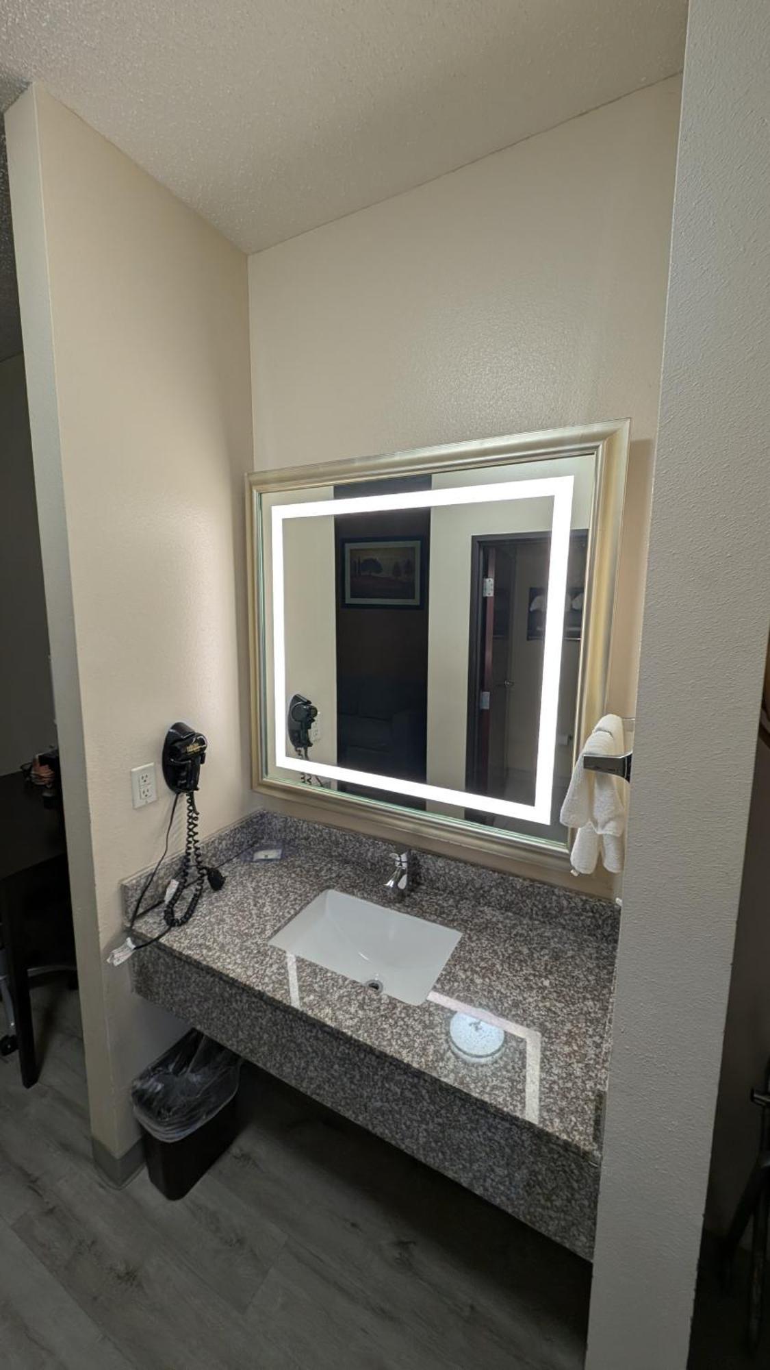 Quality Inn & Suites Wichita Falls I-44 Экстерьер фото